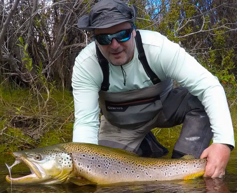 Fishing Guide, Outfitter in Bariloche, Patagonia, Argentina. Limay River Manso River. Brown Trout, Rainbow trout. Fishing Lodge.