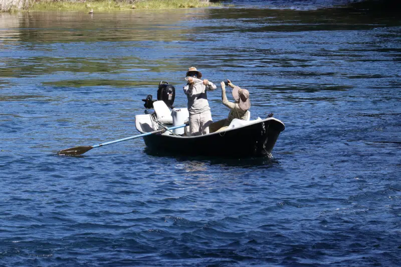 Fishing Guide, Outfitter in Bariloche, Patagonia, Argentina. Limay River Manso River. Brown Trout, Rainbow trout. Fishing Lodge.