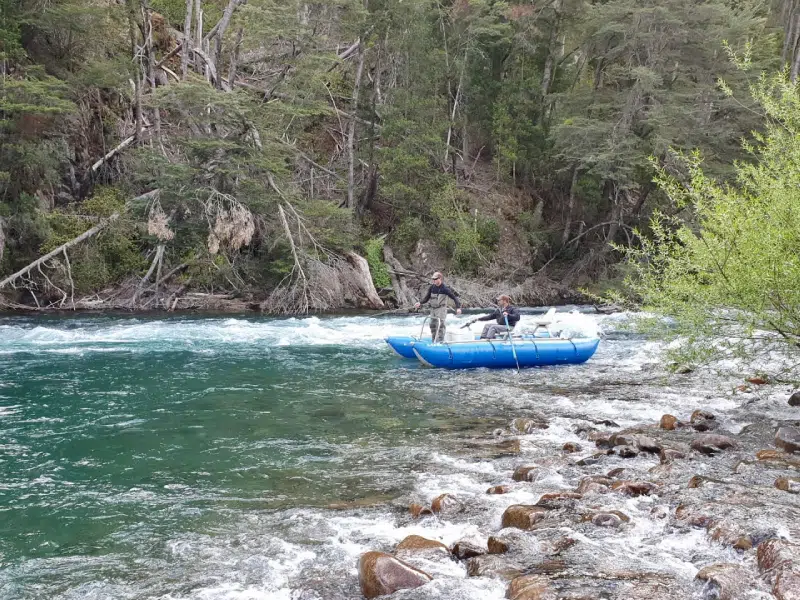 Fishing Guide, Outfitter in Bariloche, Patagonia, Argentina. Limay River Manso River. Brown Trout, Rainbow trout. Fishing Lodge.