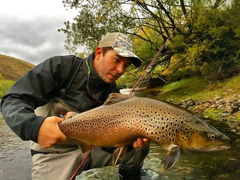 Fishing Guide, Outfitter in Bariloche, Patagonia, Argentina. Limay River Manso River. Brown Trout, Rainbow trout. Fishing Lodge.