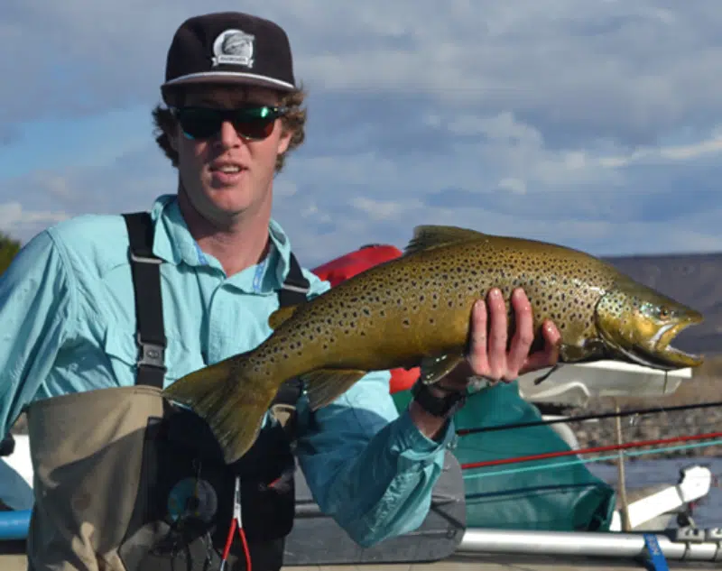 Fishing Guide, Outfitter in Bariloche, Patagonia, Argentina. Limay River Manso River. Brown Trout, Rainbow trout. Fishing Lodge.