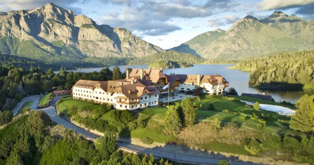 Fishing Guide, Outfitter in Bariloche, Patagonia, Argentina. Limay River Manso River. Brown Trout, Rainbow trout. Fishing Lodge.