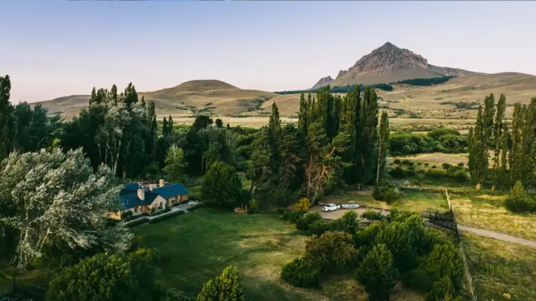 fly-fishing-malleo-river-puente-negro-lodge-patagonia
